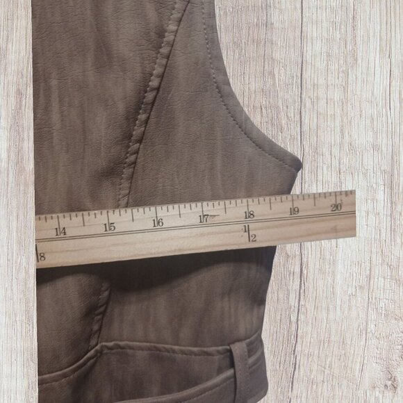 Dazy Womens Brown Faux Leather vest size medium tan color - Picture 6 of 14